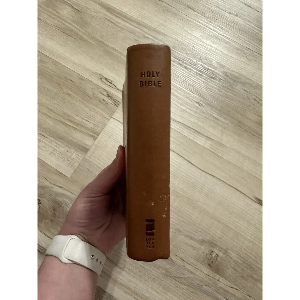 Zondervan NIV Trimline‎ Bible with a brown Italian Leather Duo-Tone cover